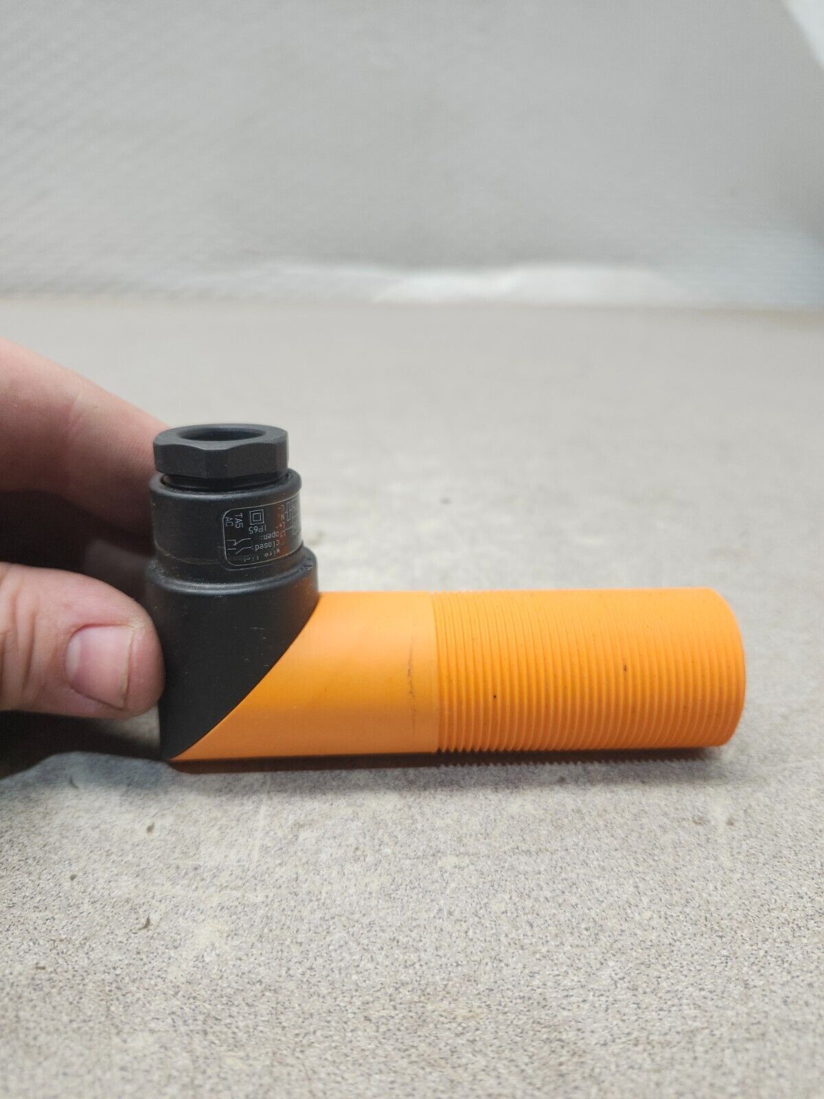 NEW IN BOX EFECTOR CAPACITIVE SENSOR PLASTIC THREAD K10034 KIE2015-FBOA