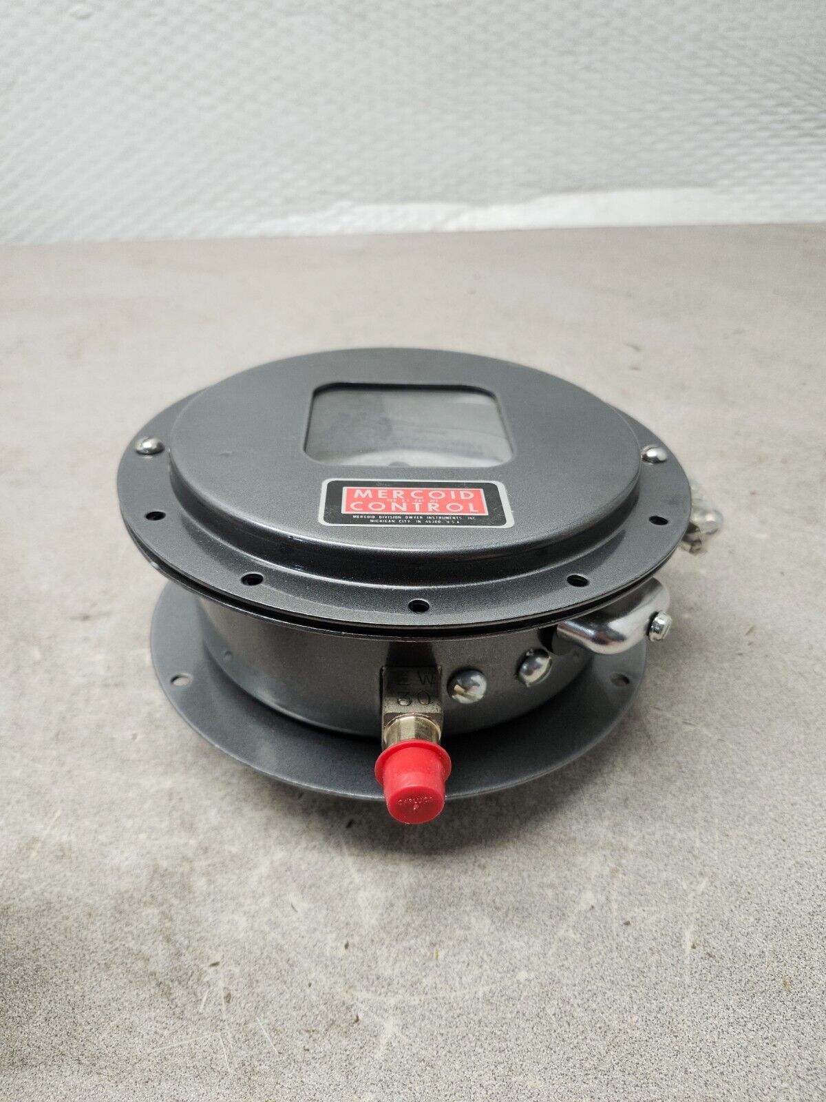 NEW IN BOX MERCOUD PRESSURE CONTROL SWITCH DAW-43-2-21E