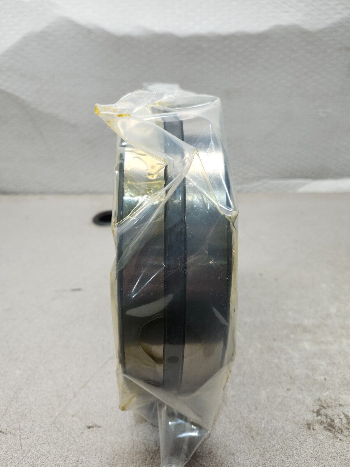 NEW IN BOX SKF SPHERICAL ROLLER BEARING 22224 EK