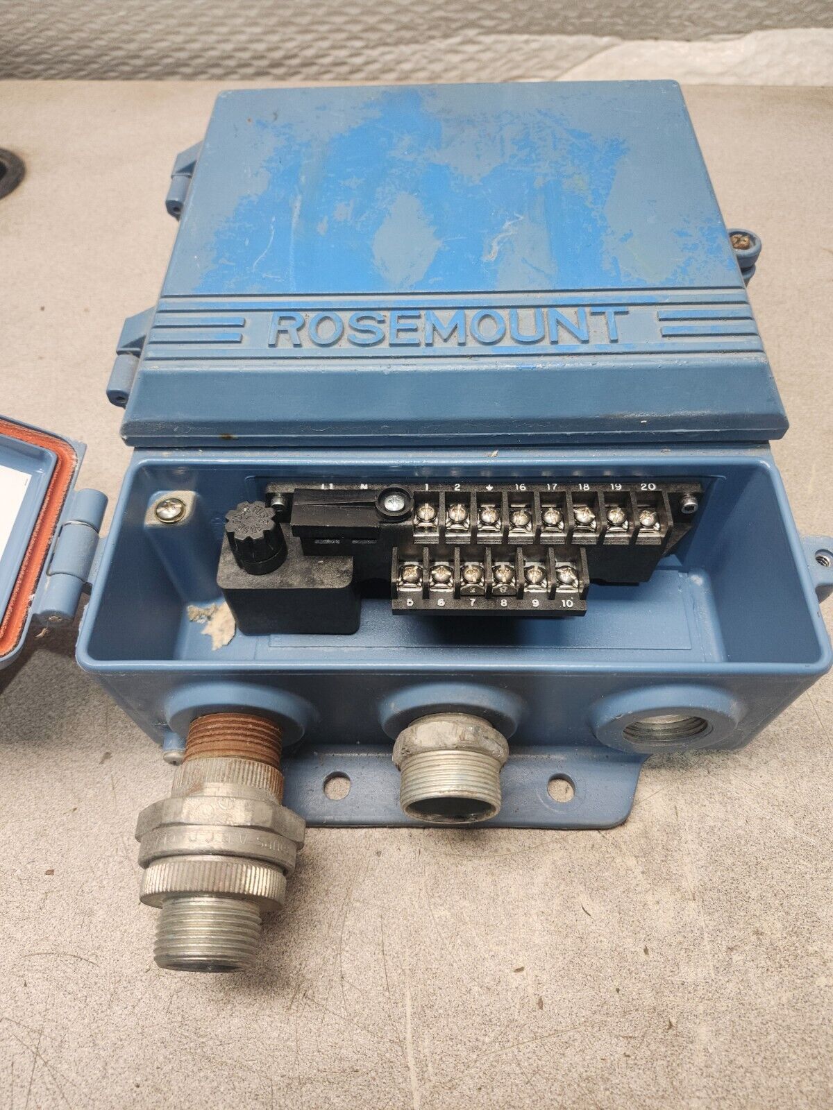 USED ROSEMOUNT MAGNETIC FLOW TRANSMITTER MODEL 8712DR12N5