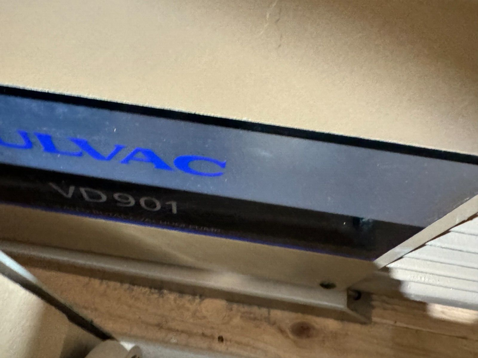 NEW ULVAC OIL SEALED ROTARY VACUUM PUMP VD901 WITH BALDOR MOTOR M36H938S543H1