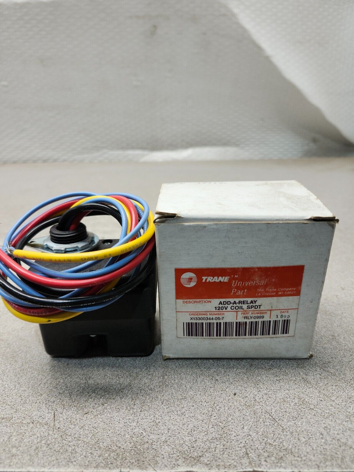 NEW IN BOX LOT OF 8 TRANE ADD-A-RELAY 120V COIL SPDT RLY-0989