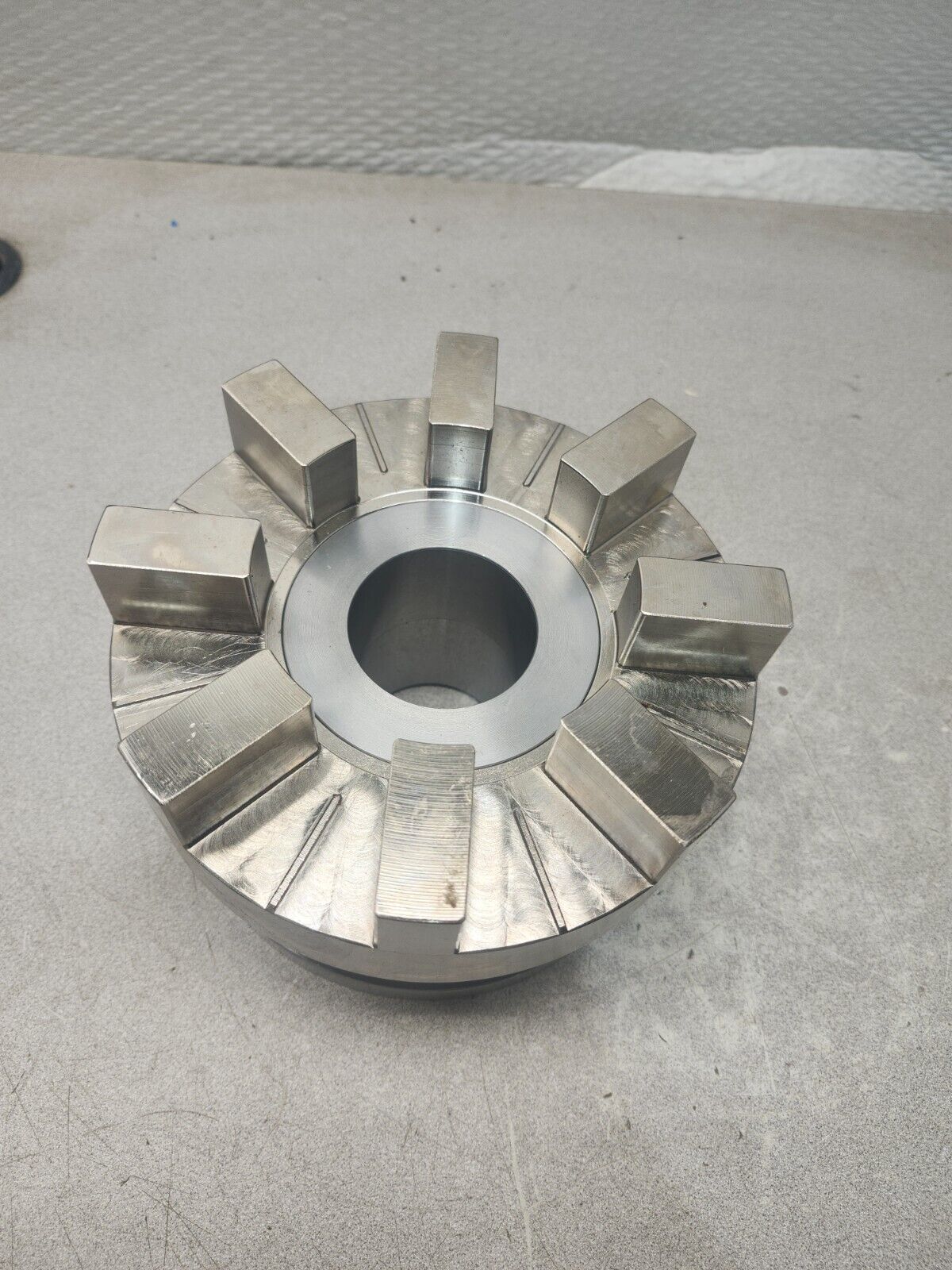 NEW IN BOX Rexnord 50R 31/35 Spacer Hub 10101341