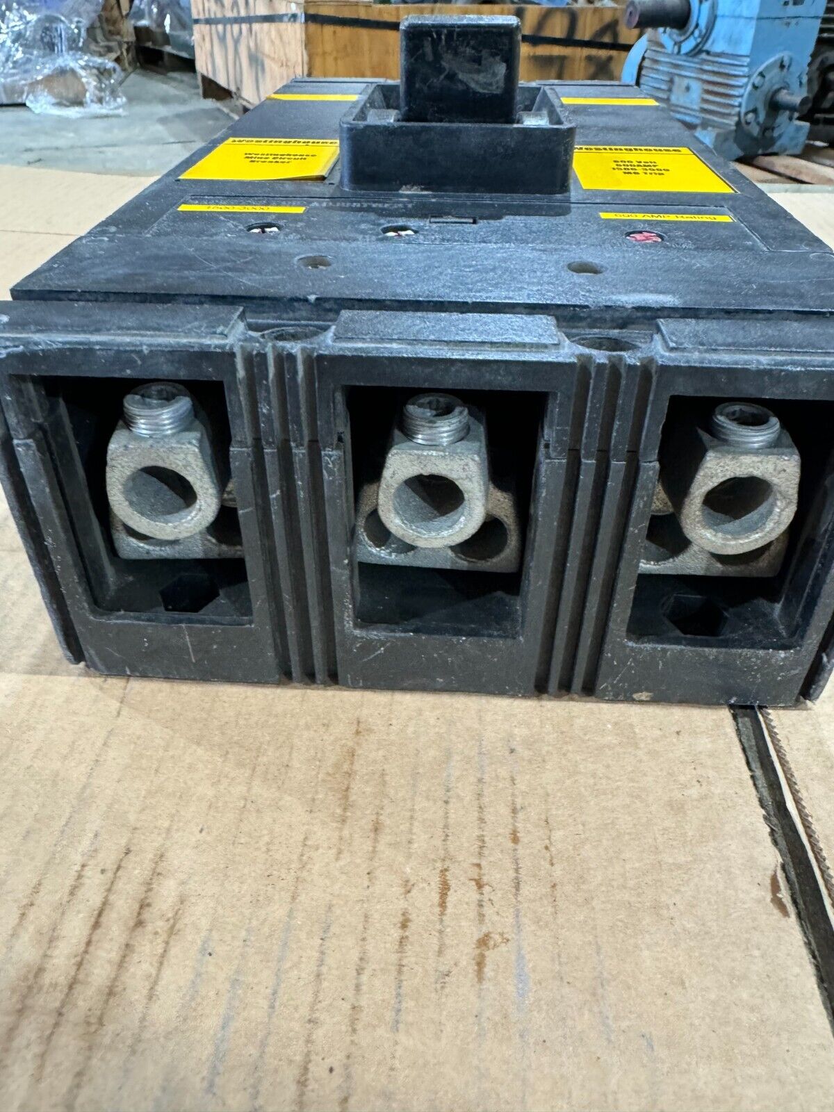 UNUSED SURPLUS WESTINGHOUSE 600AMP MINING CIRCUIT BREAKER 600V.
