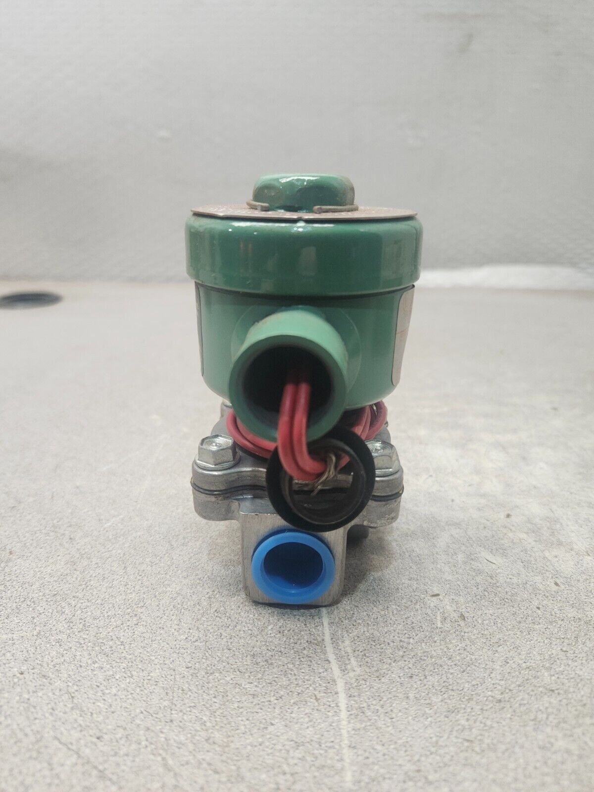 NEW IN BOX ASCO Solenoid Valve 120v/60HZ 1/2'' 11.8W 8215C21