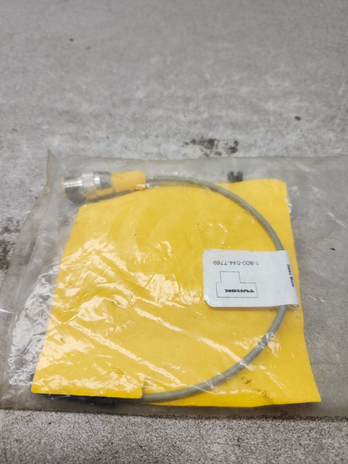 NEW IN BAG Turck Screw Proximity Sensor BIM-INT-AP6X-0.2M-RS 4T W/MTG