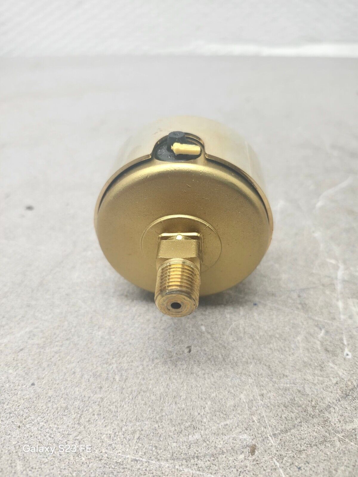 NEW WITH BOX WIKA Pressure Gage 0-2000 PSI 1/4 NPT CBM TYPE 213.40 2.5