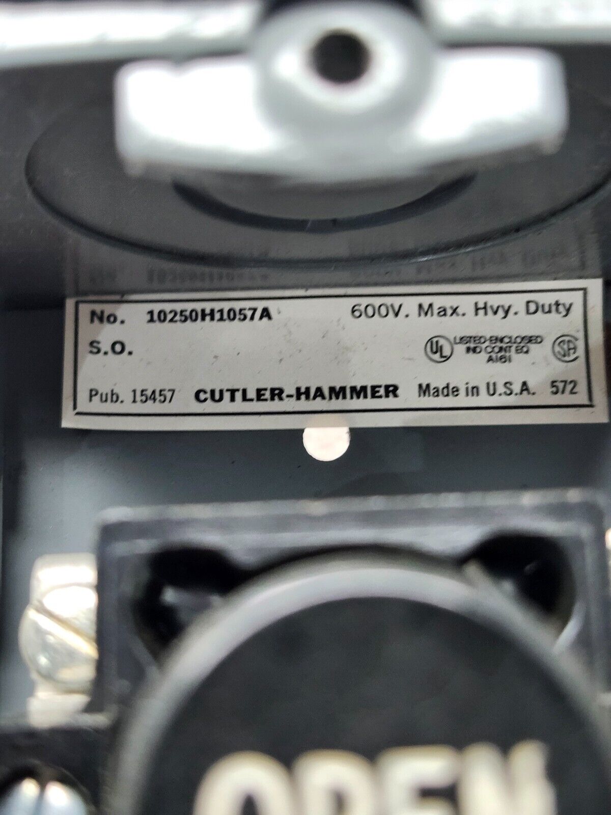 NEW NO BOX CUTLER HAMMER PUSHBUTTON STATION 10250H1057A