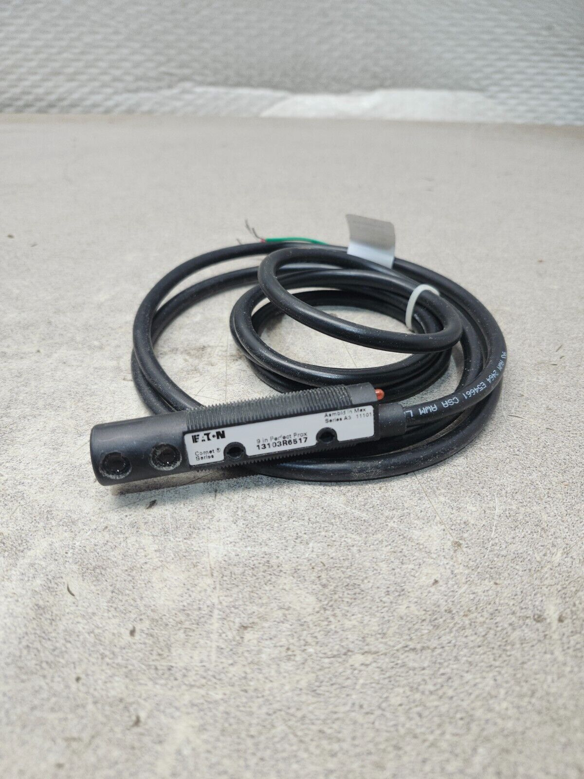 NEW IN BOX Eaton CORNET PHOTOELECTRIC SENSOR 10-30VDC 6 FOOT CABLE 13103R6517