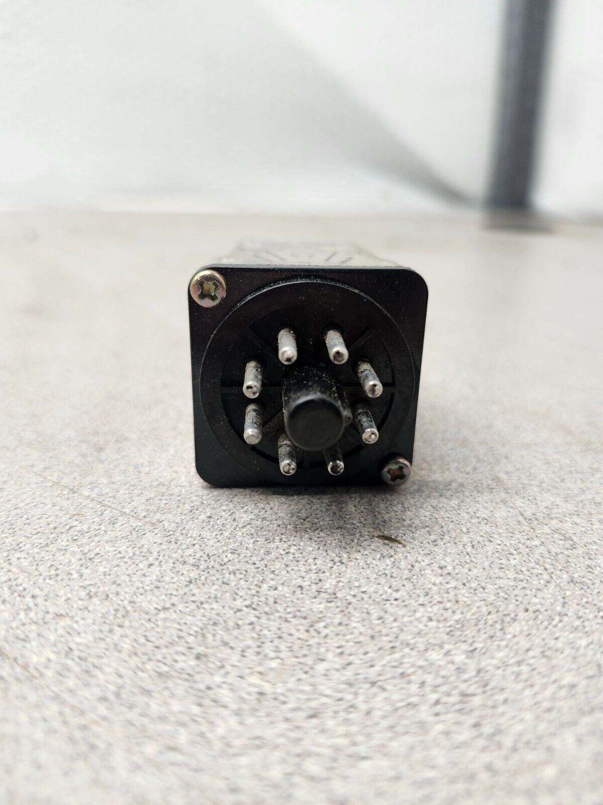 NEW IBN BOX EAGLE SIGNAL G.P. ROUND BASE RELAY 48VDC TWO POLE 20Q2CD048