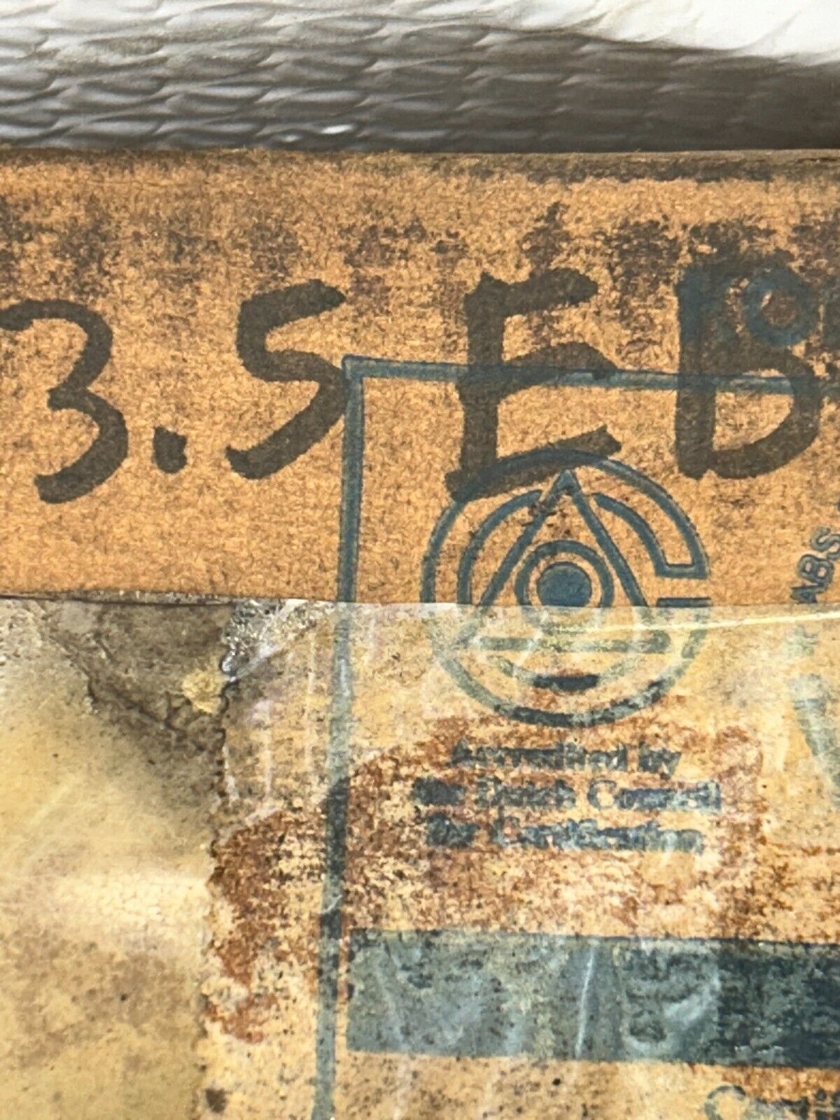 44040901