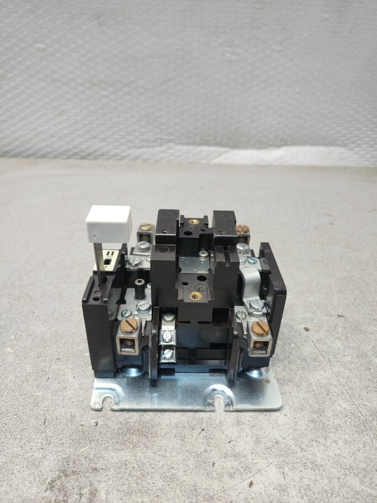NEW IN BOX CUTLER HAMMER Overload Relay C300DN1