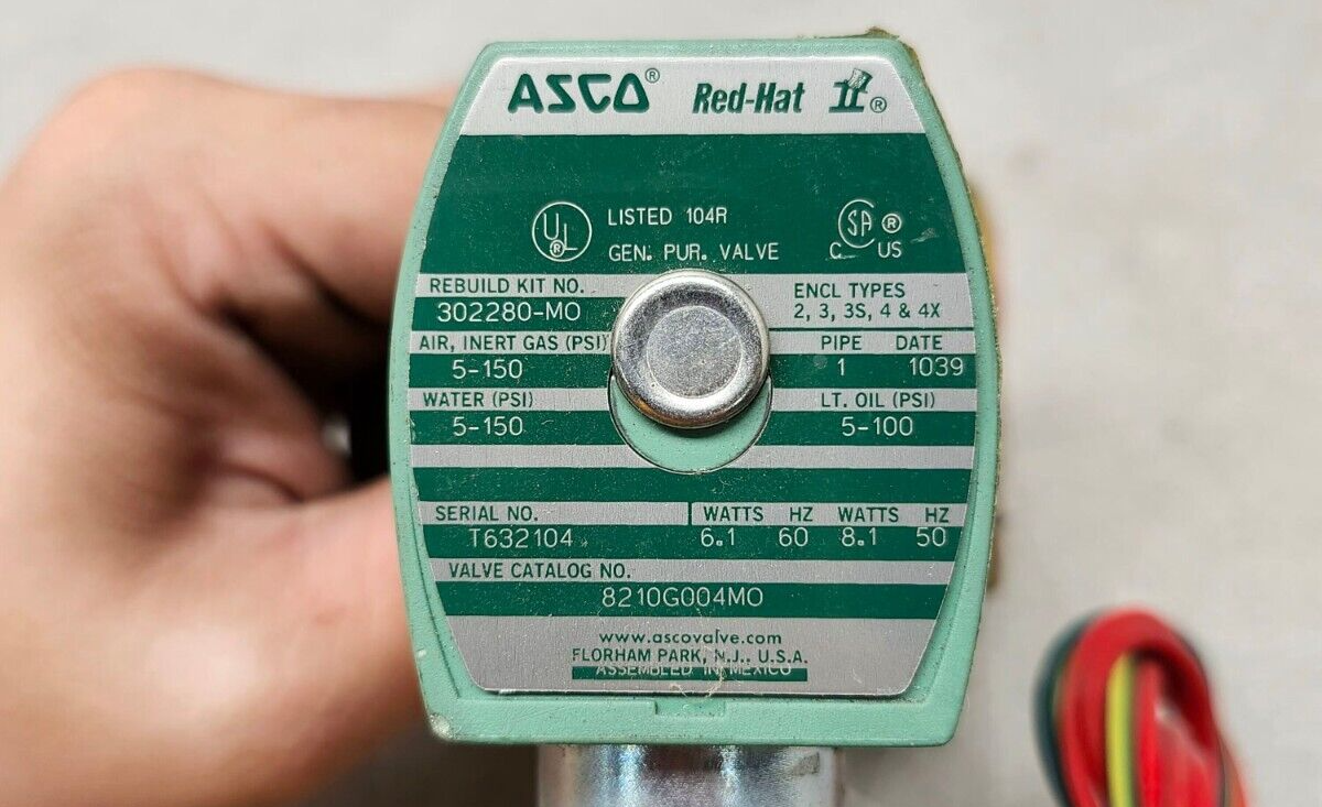 NEW NO BOX ASCO SOLENOID VALVE 1" PIPE 110/120V. COIL 8210G004MO