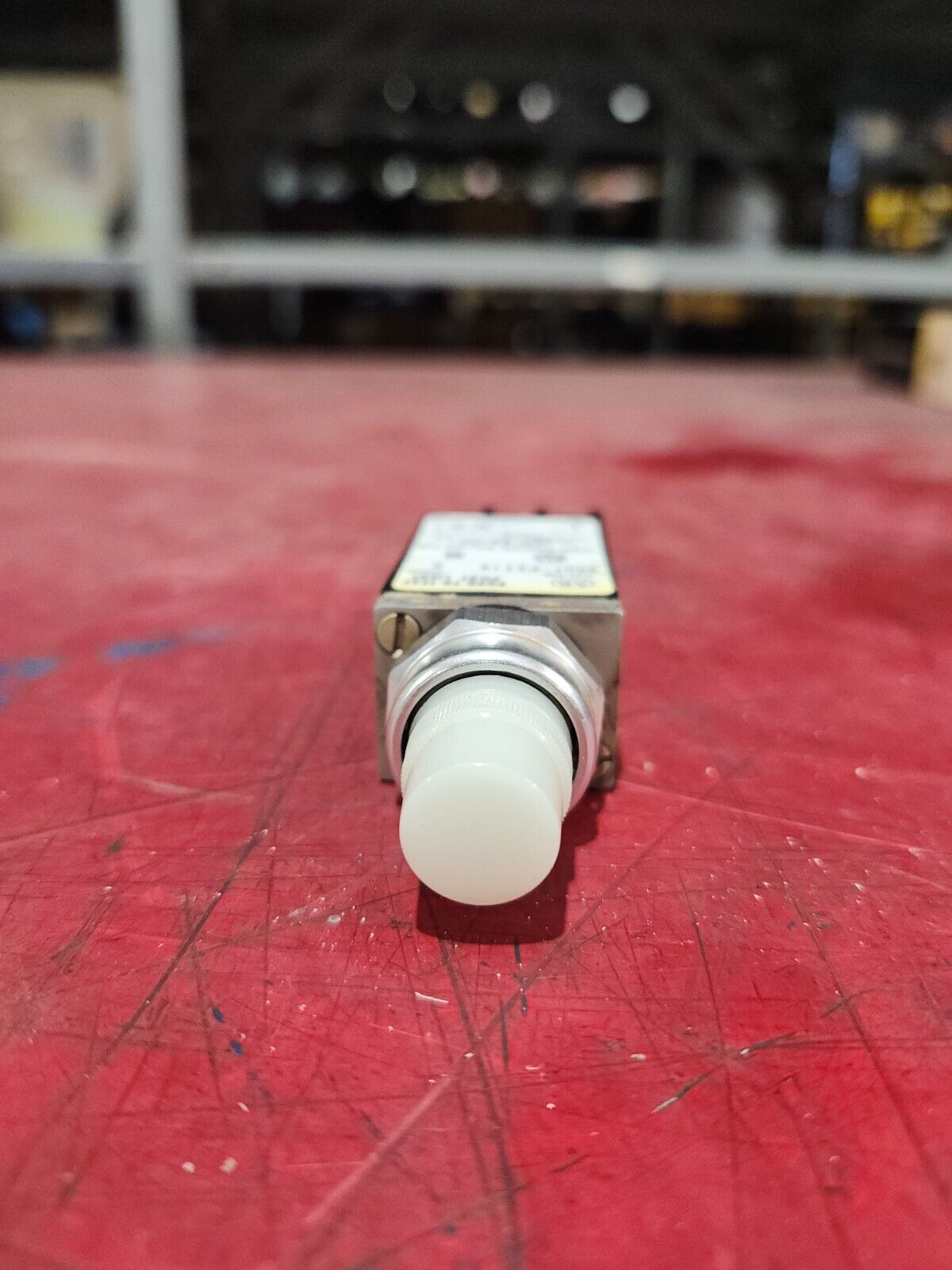 NEW IN BOX LOT OF 4 ALLEN BRADLY SINGLE INPUT PILOT LIGHT 120V 60HZ 800T-PS16