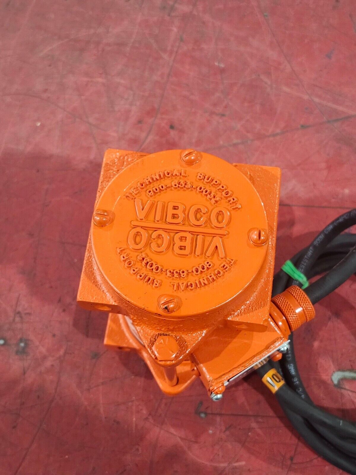 NEW IN BOX VIBCO HEAVY DUTY ELECTRIC VIBRATOR 2P-75-3-460V 129104