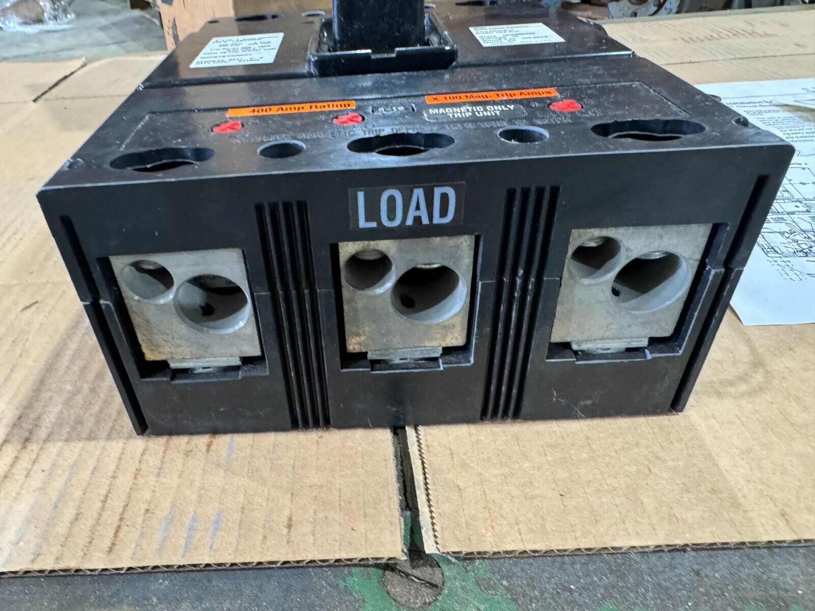 REFURBISHED CUTLER-HAMMER 400AMP 3 POLE MINING CIRCUIT BREAKER LAM3400M