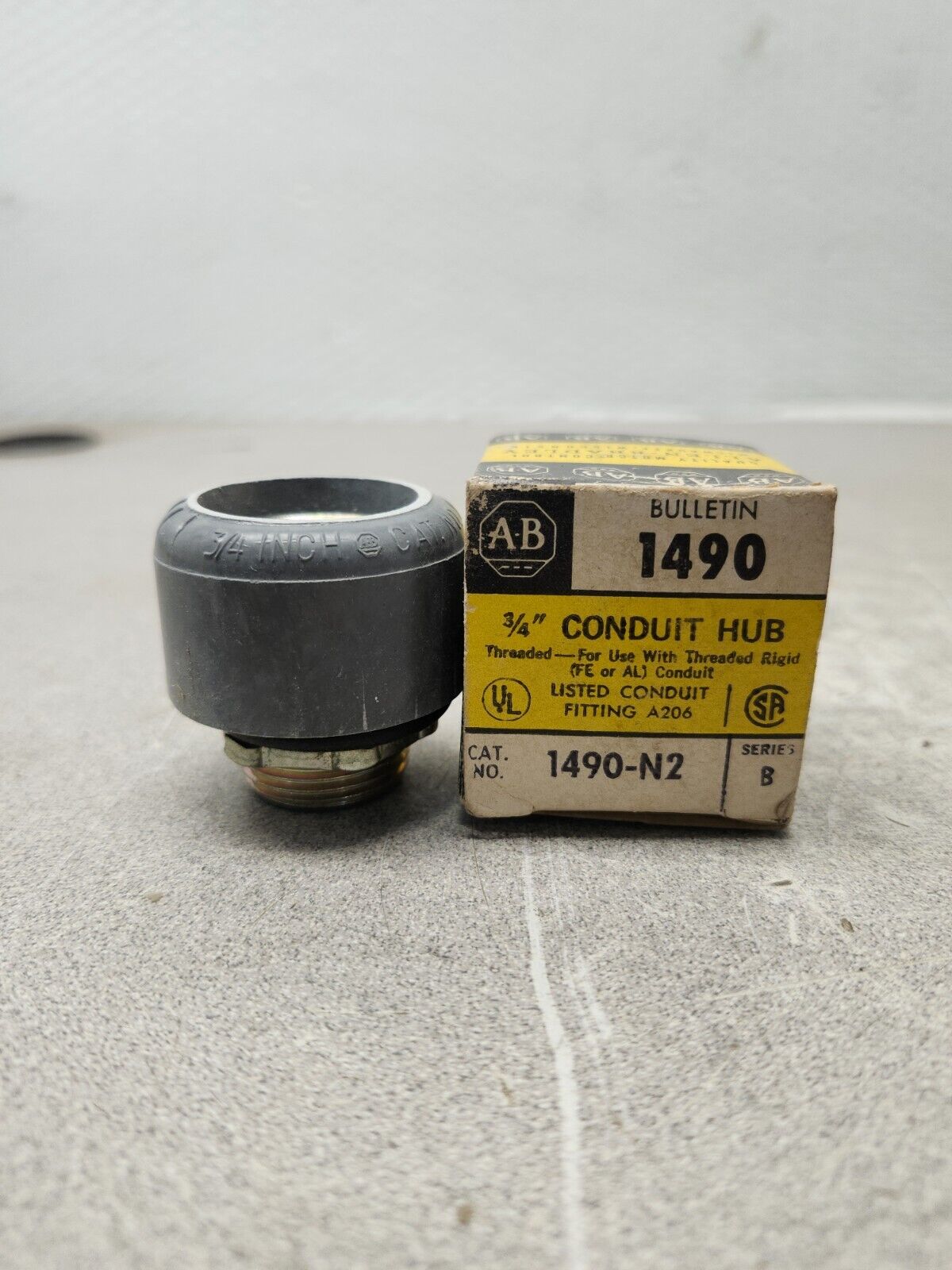 NEW IN BOX LOT OF 8 ALLEN BRADLY 3/4'' CONDUIT HUB 1490-N2