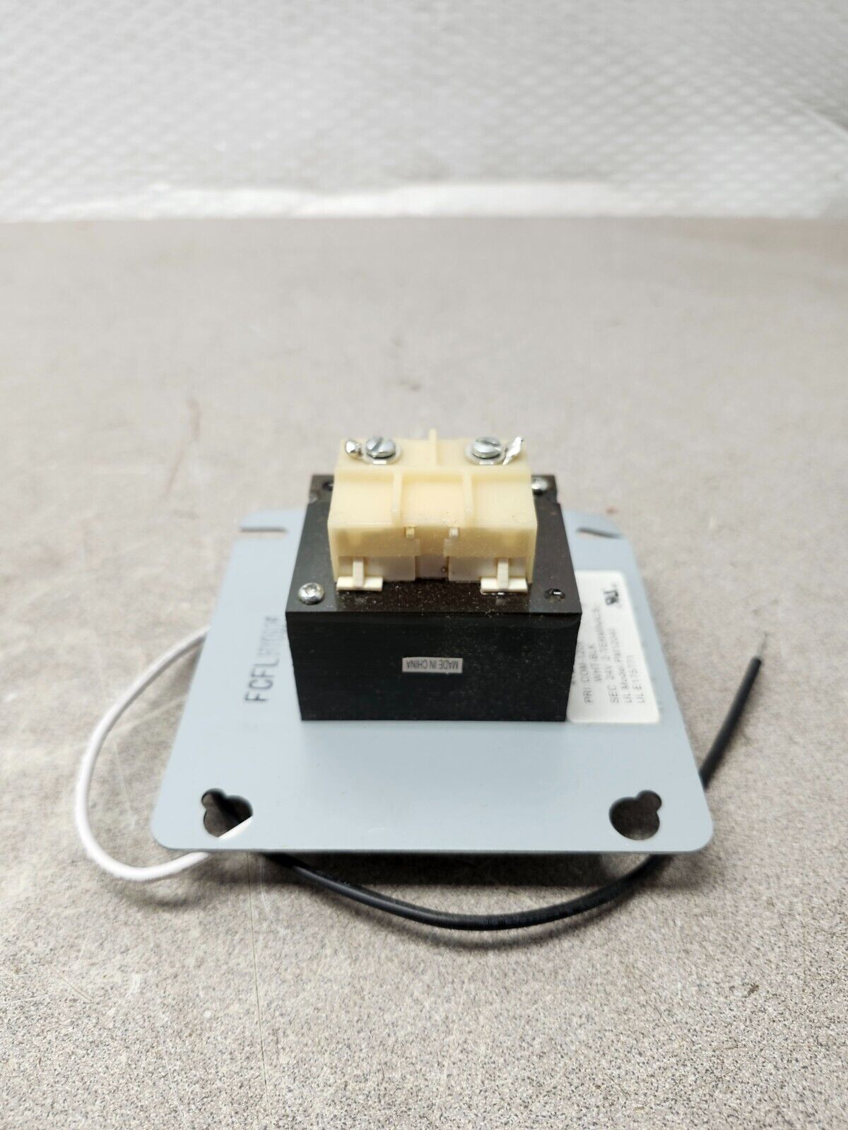 NEW IN BOX LOT OF 2 DAYTON 40 VA PLATE MOUNT 4TGX7