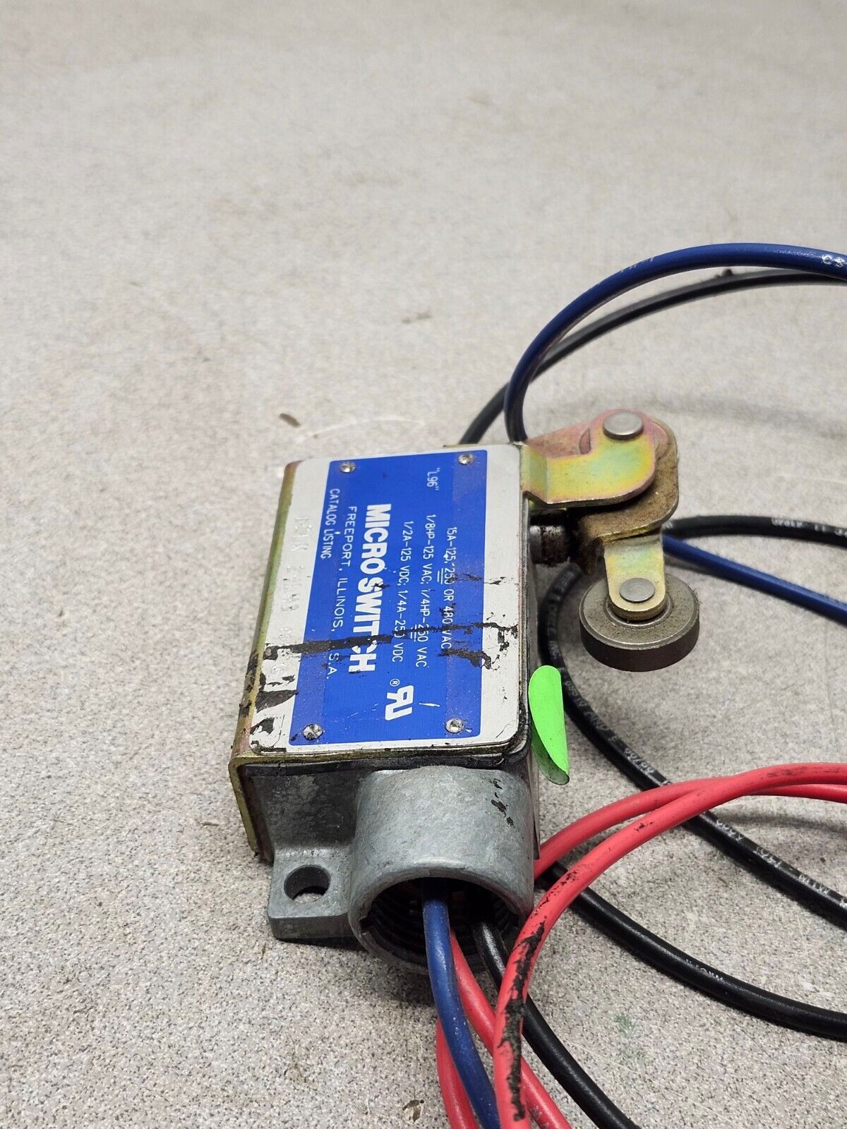 NEW HONEYWELL MICRO SWITCH LEVER LIMIT SWITCH 15-A NO/NC 125-480V BZLN-2-LH3