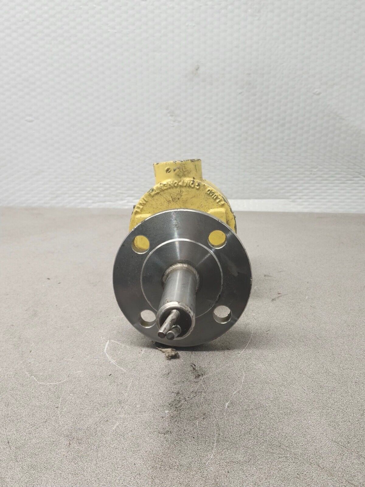 USED Fluid Components International Flow Switch FLT93S-1B1A4B4C1B03000