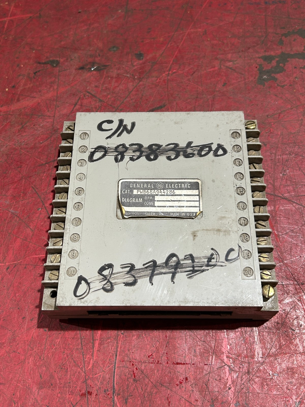 47736912