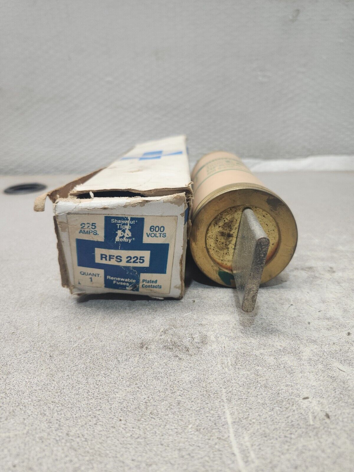 NEW IN BOX SHAWMUT FUSE RFS225 225 AMP 600 VOLTS