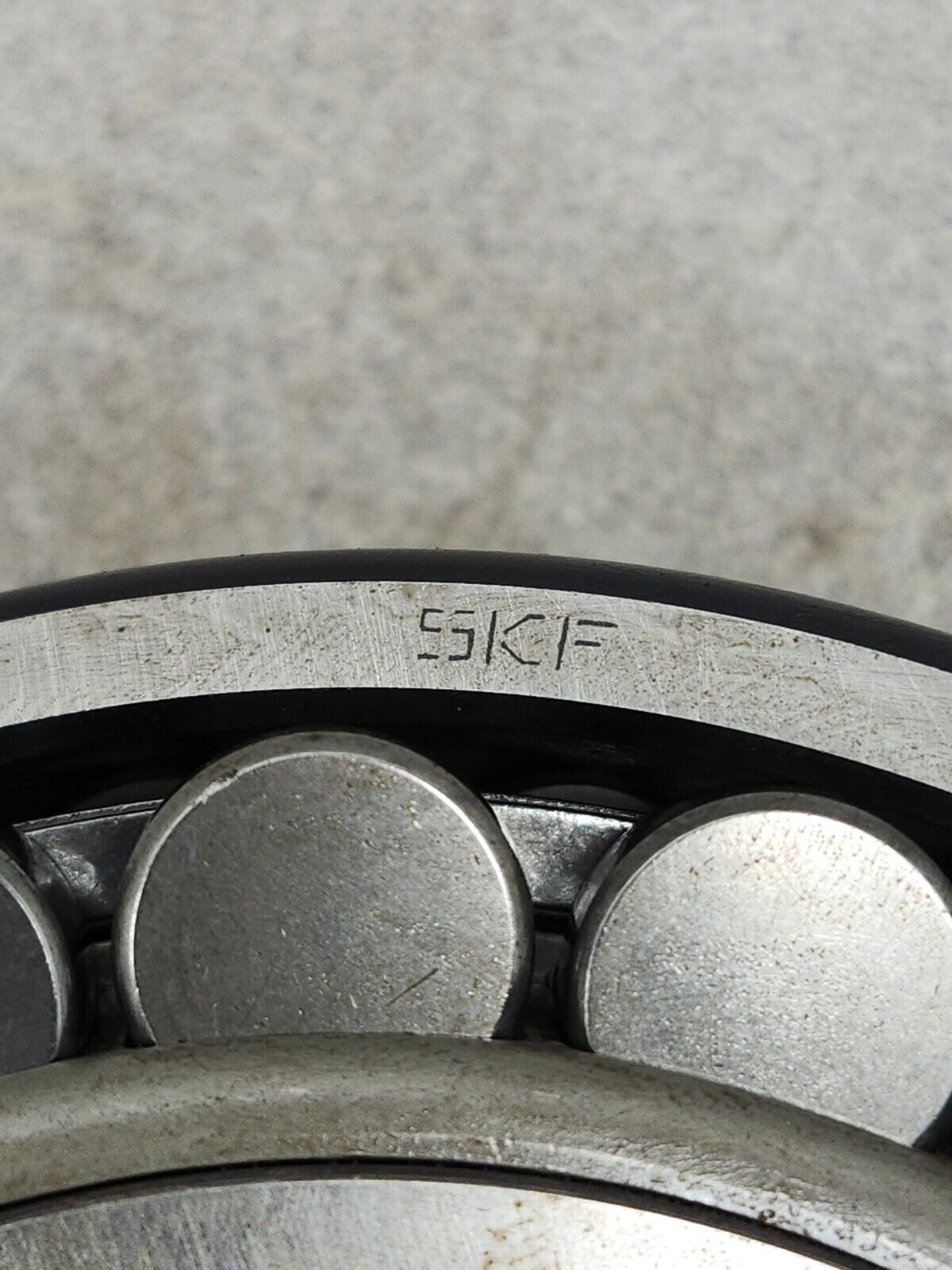 NEW NO BOX SKF BEARING 22216EK/C3 W/ S16-2-11/16 ADAPTER