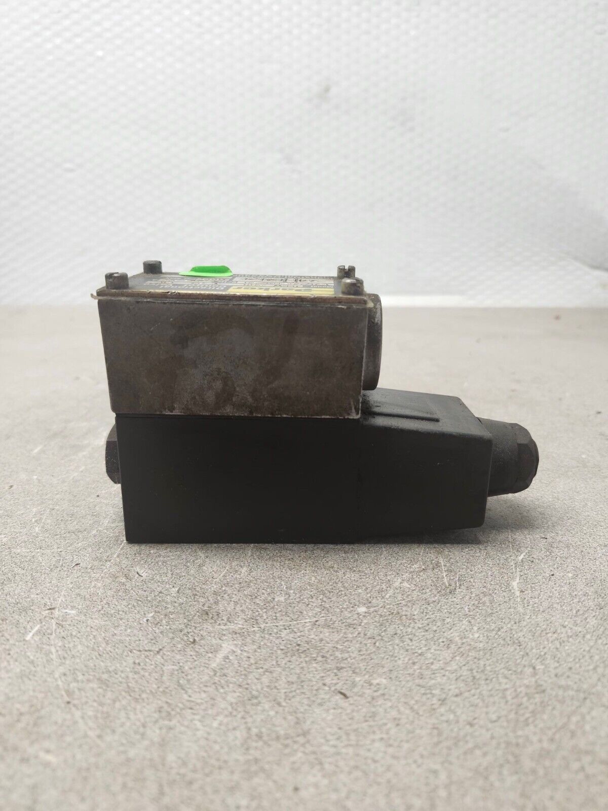 NEW NO BOX PARKER DIRECTIONAL CONTROL VALVE 120/60-110/50 D1W-20B-Y-31-FR