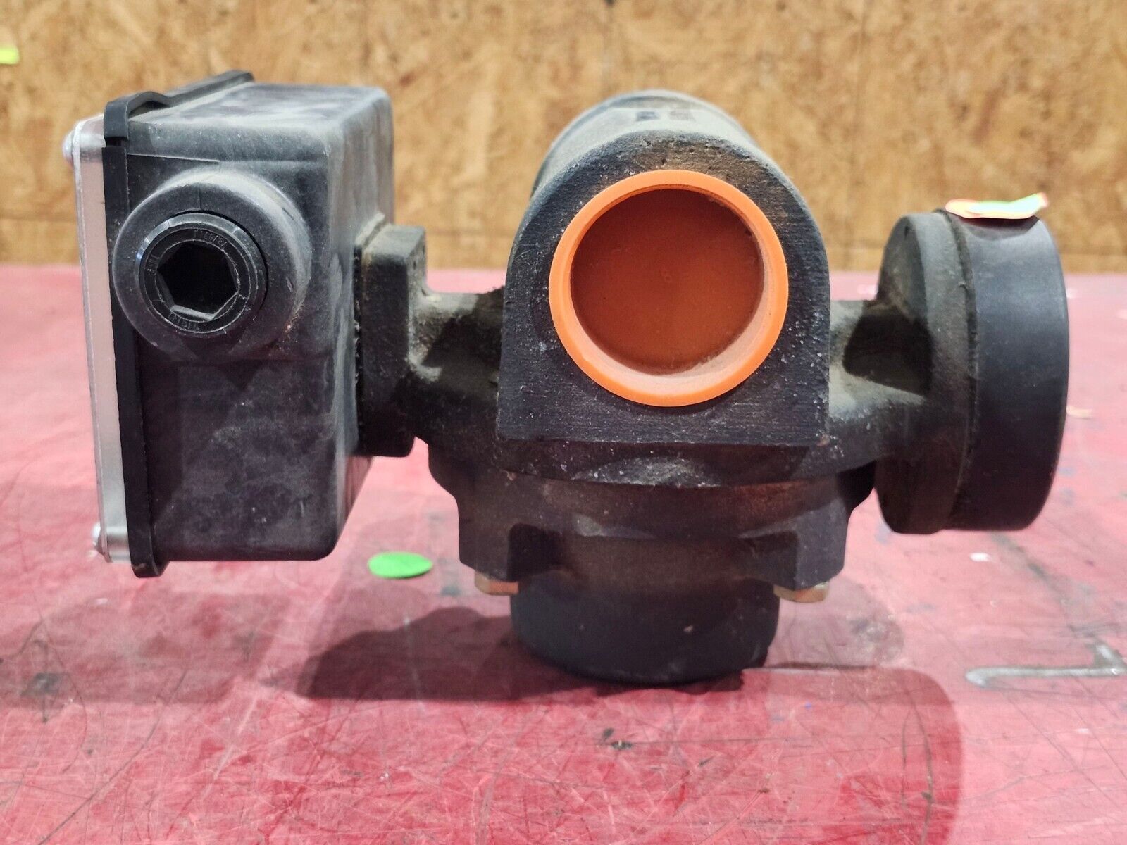 NEW NO BOX UFM UNIVERSAL FLOW MONITOR MN-FSB50GM-12-32V1.0-A0NL