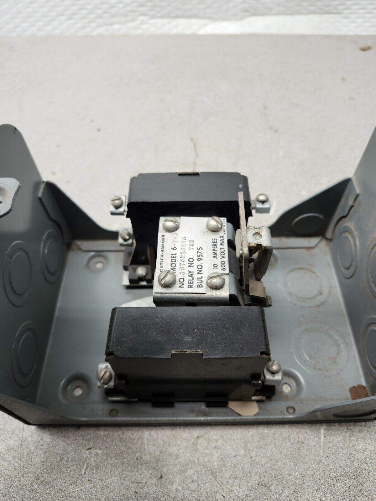 NEW NO BOX CUTLER HAMMER BULLETIN 9575 A-C MAGNETIC MUTIPOLE RELAY 9575H2029A