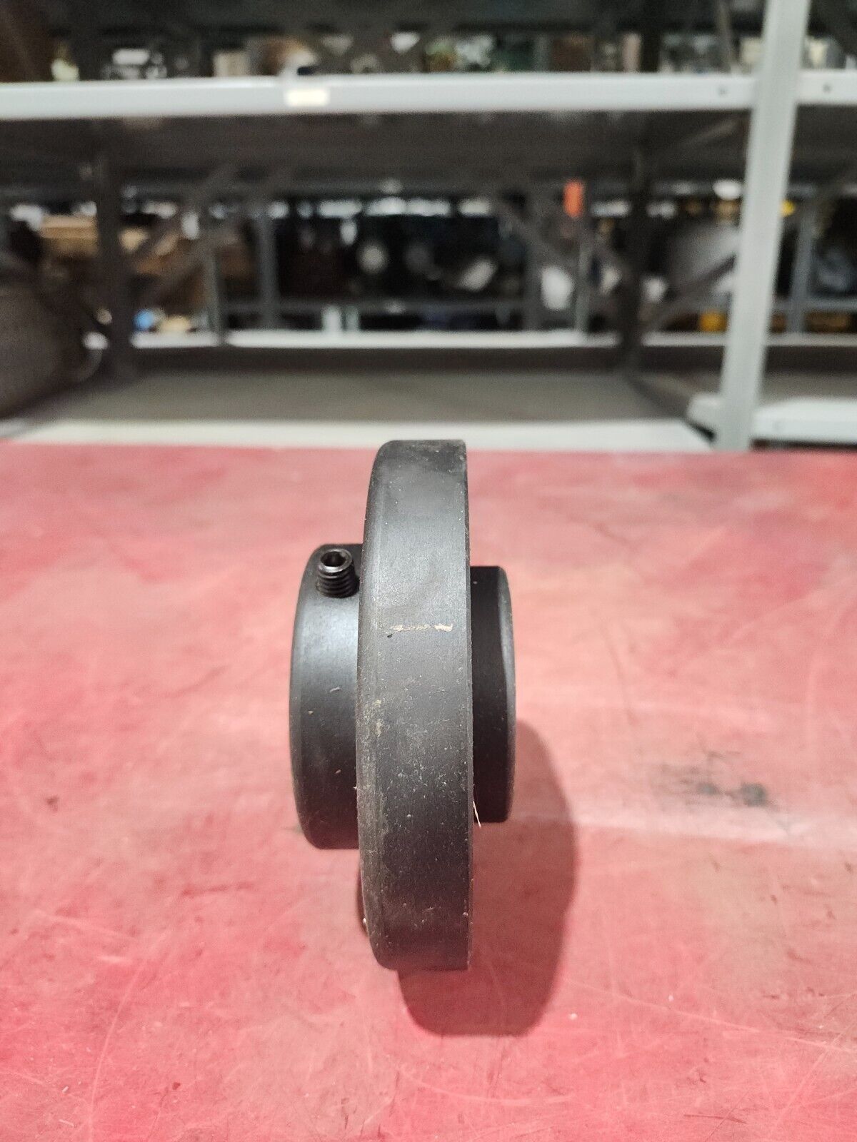 NEW IN BOX RWI COUPLING FLANGE SIZE 8 1" BORE 8S X 1