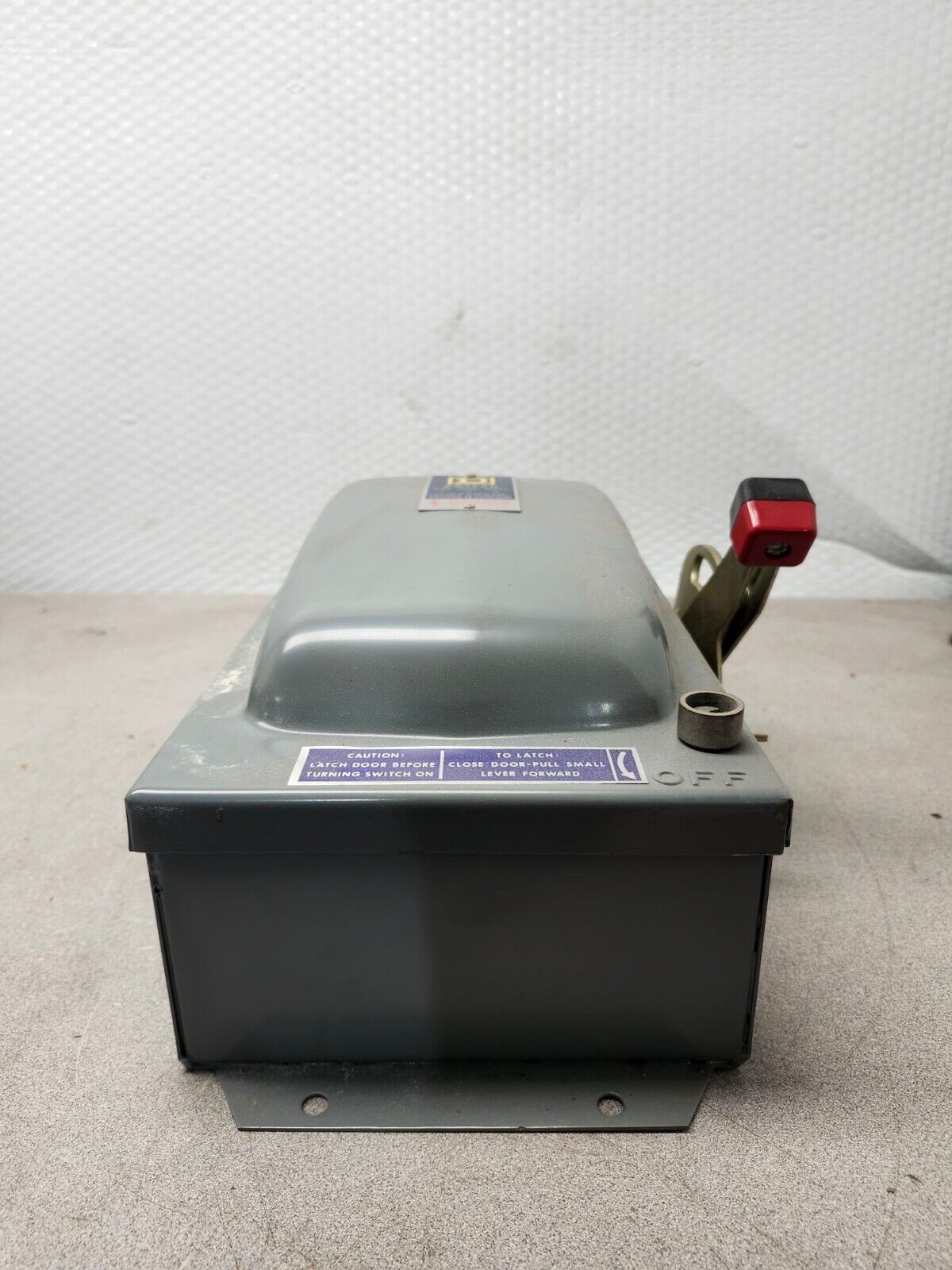 USED SQUARE-D SAFETY SWITCH 30 AMP 240 VAC B4 K-313297