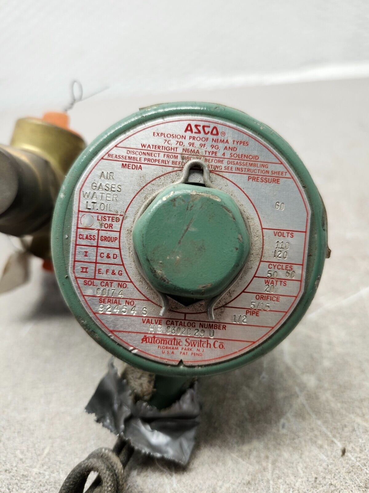 NEW NO BOX ASCO RED HAT 120V 60hz 20W 1/2 PIPE HB 8302C 29 U