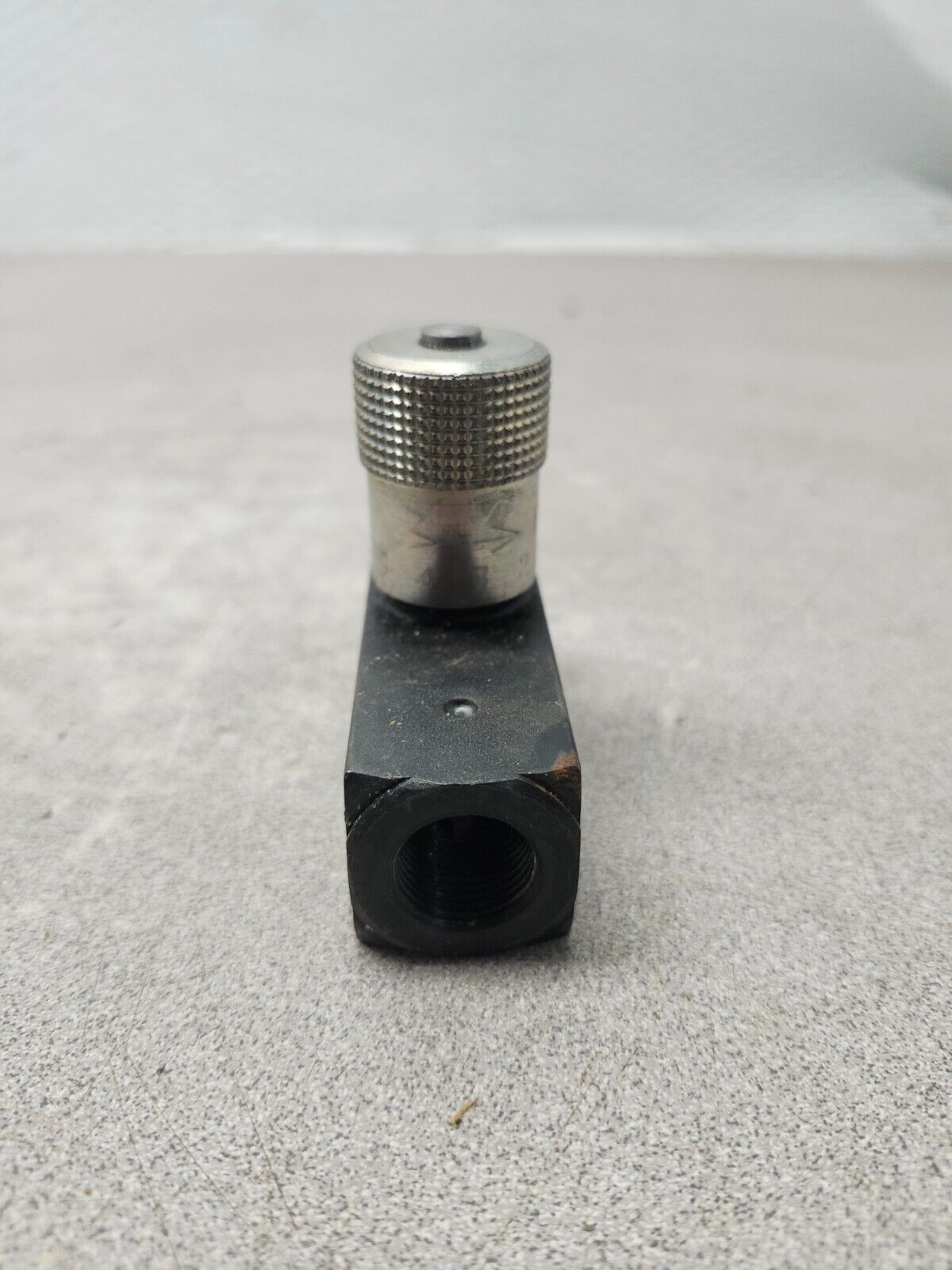 NEW NO BOX PARKER HYDRAULIC VALVE 9F6000S