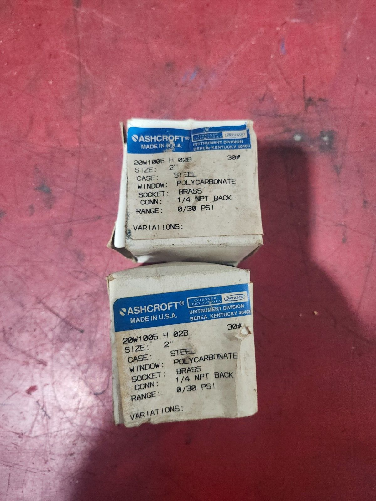 NEW IN BOX LOT OF 2 ASHCROFT Pressure Gauge 0-30PSI SIZE 2'' CONN 1/4'' 20W1005