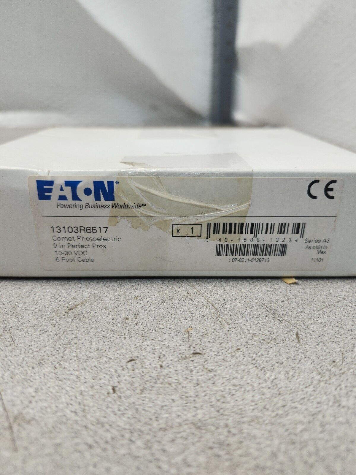 NEW IN BOX Eaton CORNET PHOTOELECTRIC SENSOR 10-30VDC 6 FOOT CABLE 13103R6517