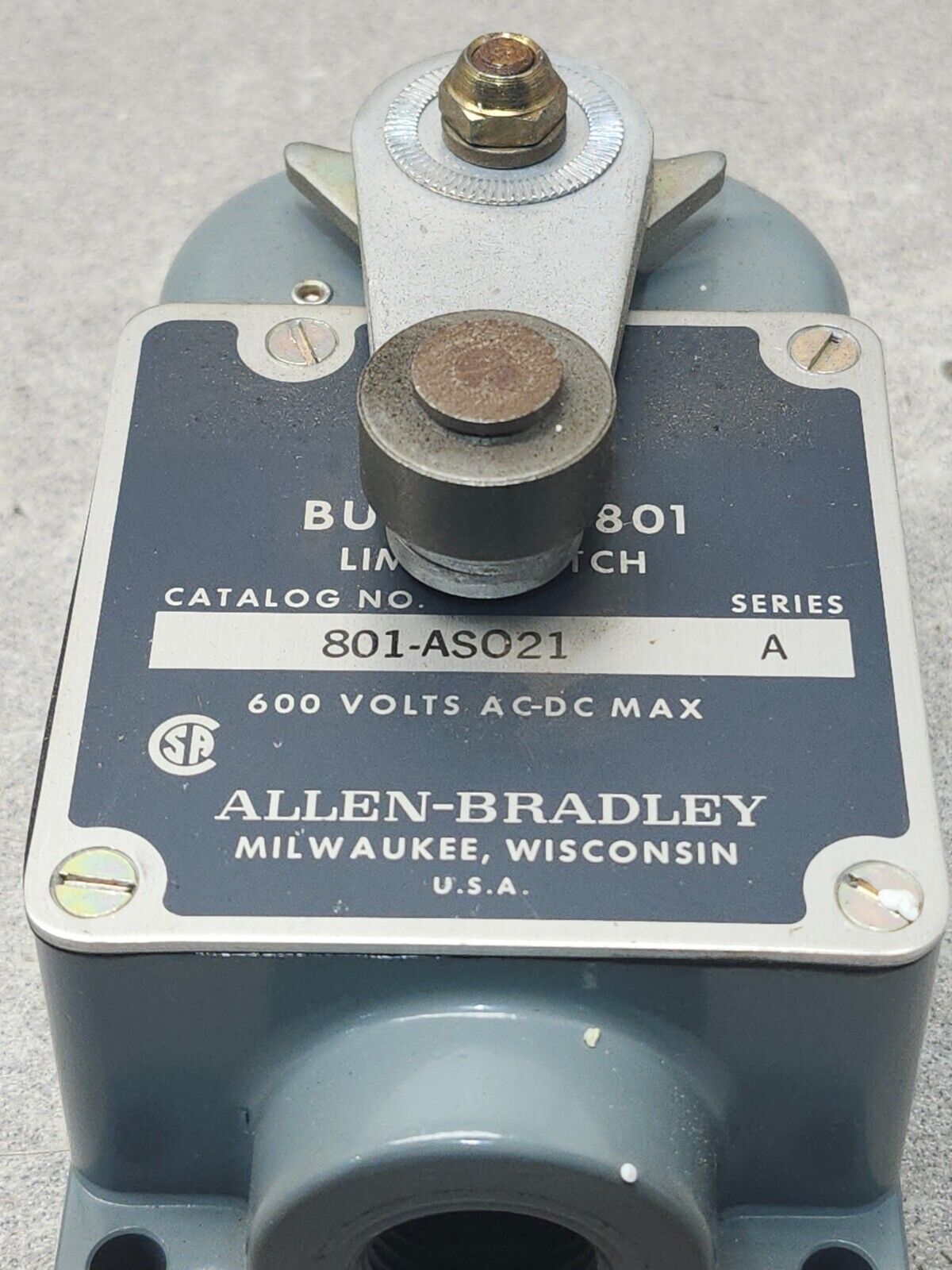 NEW IN BOX ALLEN BRADLEY LIMIT SWITCH ROLLER LEVER 801-ASO21