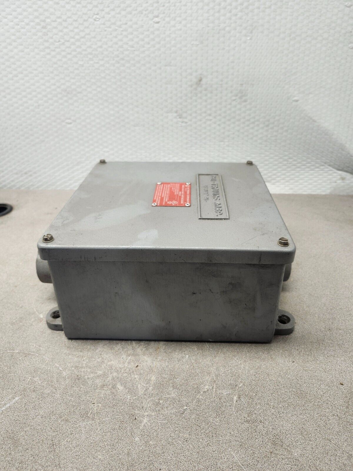 NEW NO BOX GAI-TRONICS HUBBELL WEATHERPROOF ALUMINIUM ENCLOSURE 758-001