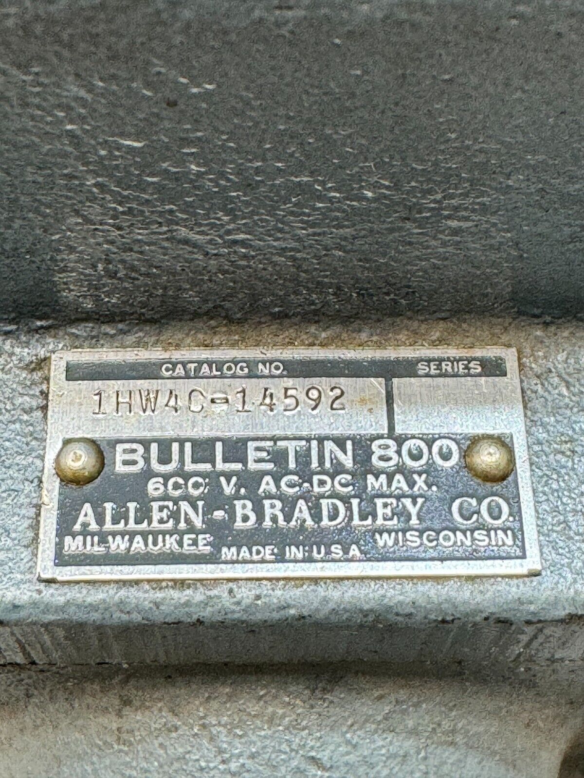 NEW SURPLUS ALLEN-BRADLEY 800 LIMIT SWITCH 1HW4C-14592