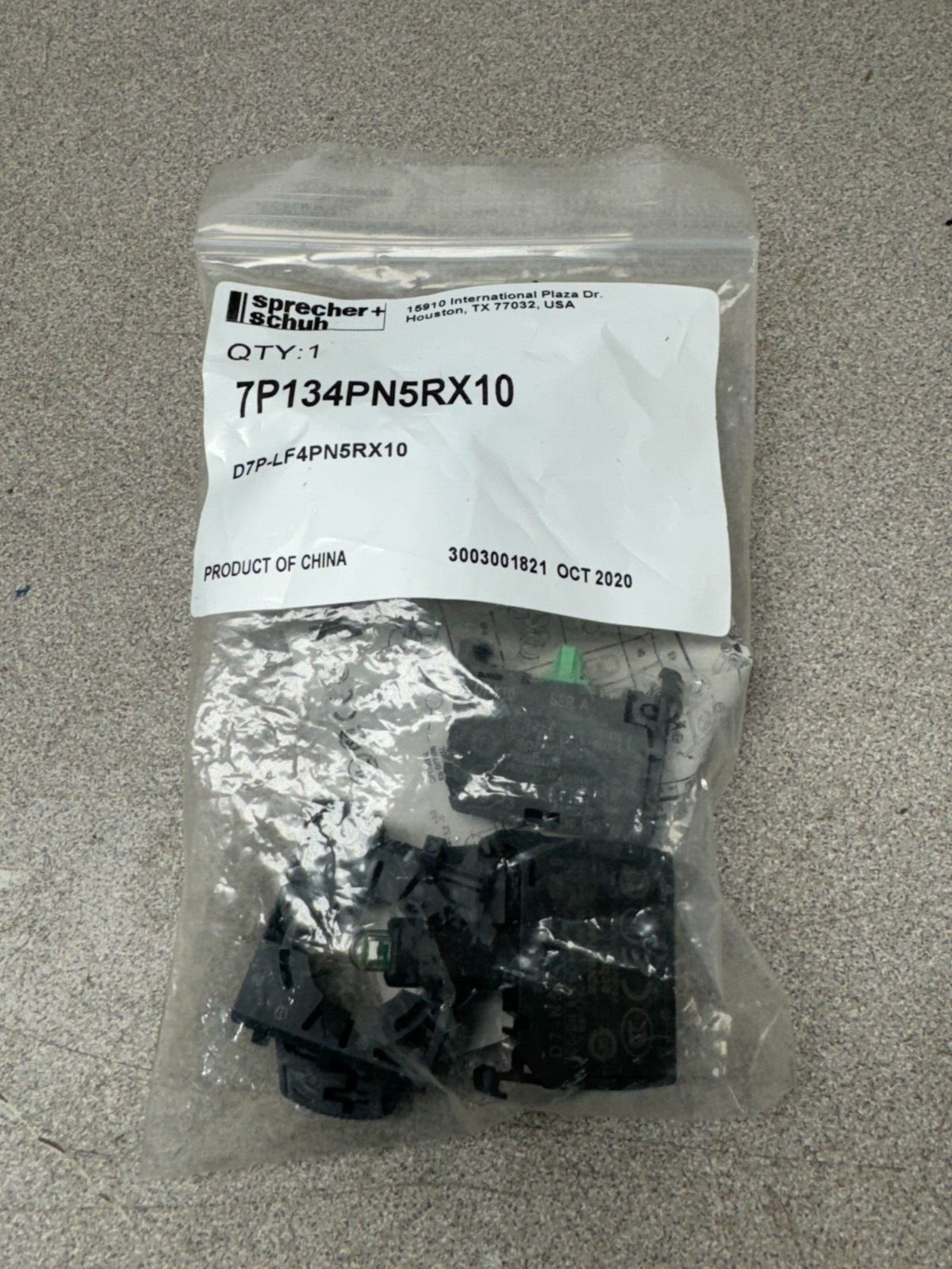 NEW IN PACKAGE SPRECHER SCHUH PUSH BUTTON SWITCH D7P-LF4PN5RX10