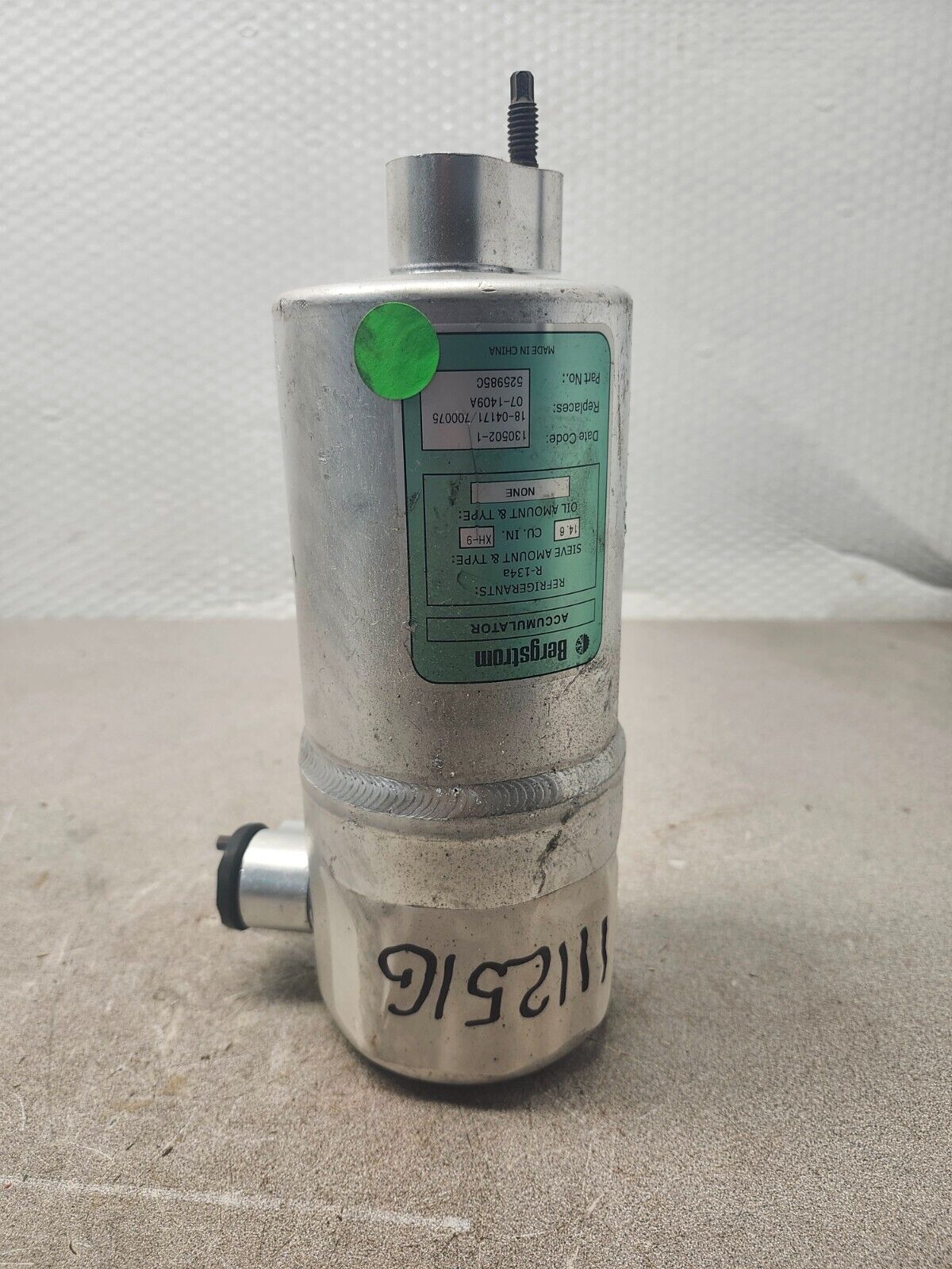 NEW NO BOX KYSOR BERGSTROM REFRIGERANT ACCUMULATOR 525985C