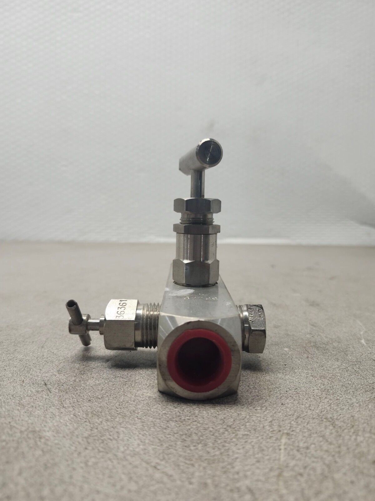 NEW NO BOX HEX VALVE DIVISION STAINLESS STEEL HG481U323F411