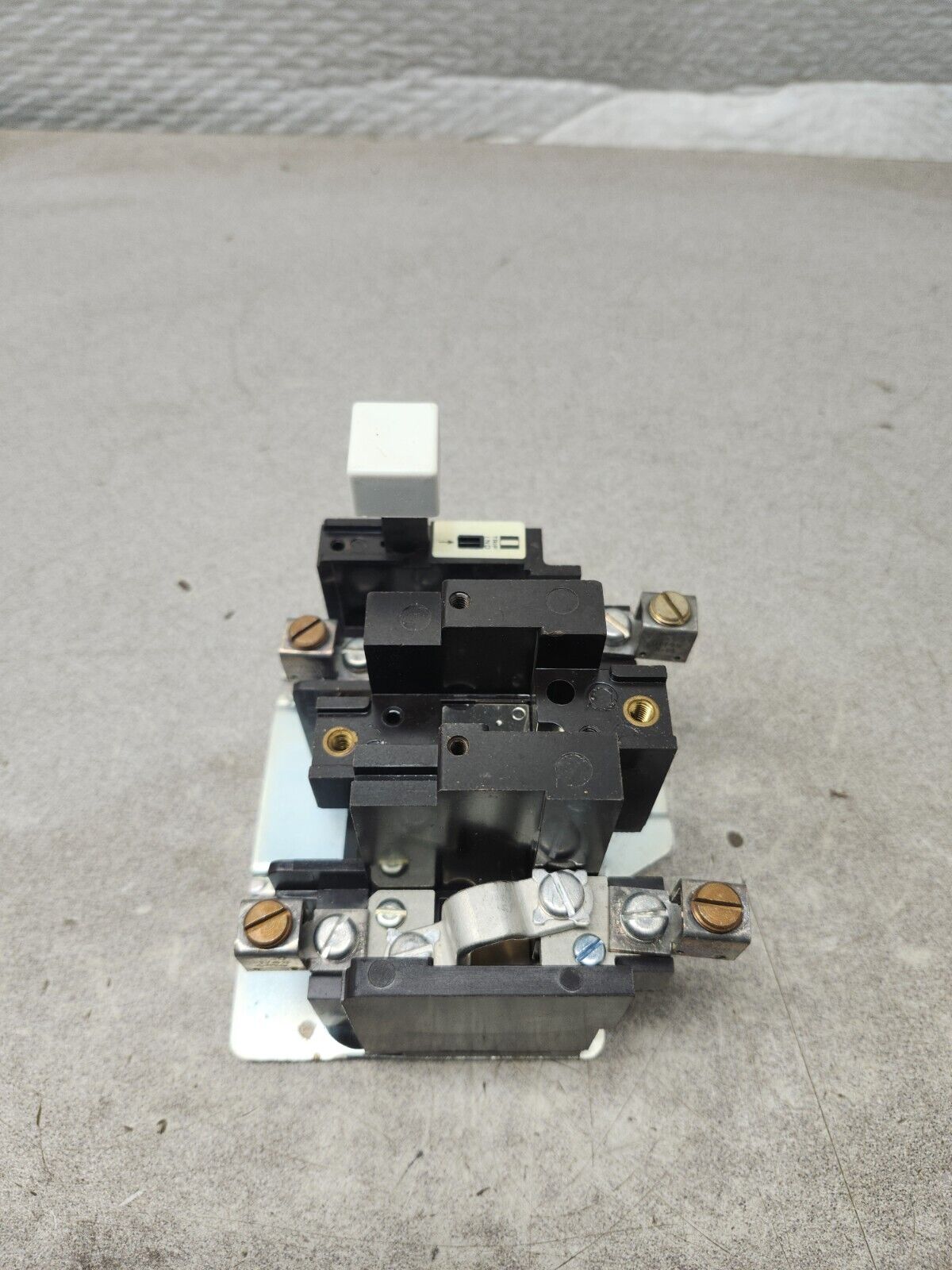 NEW IN BOX CUTLER HAMMER Overload Relay C300DN1