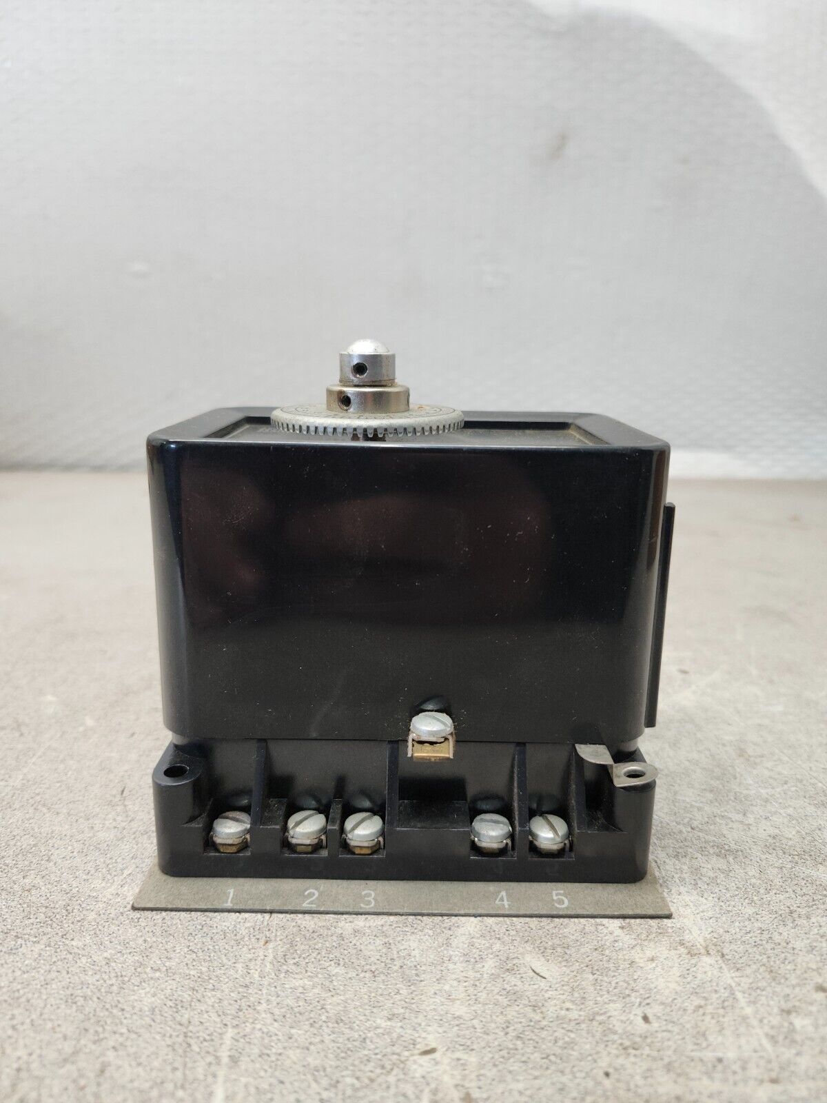 NEW IN BOX CUTLER-HAMMER TIMER 10336H28B15S