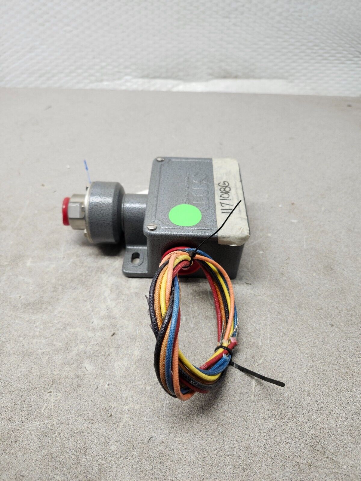 NEW NO BOX SOR PRESSURE SWITCH SOR 4NN-YY4-C2A-TT