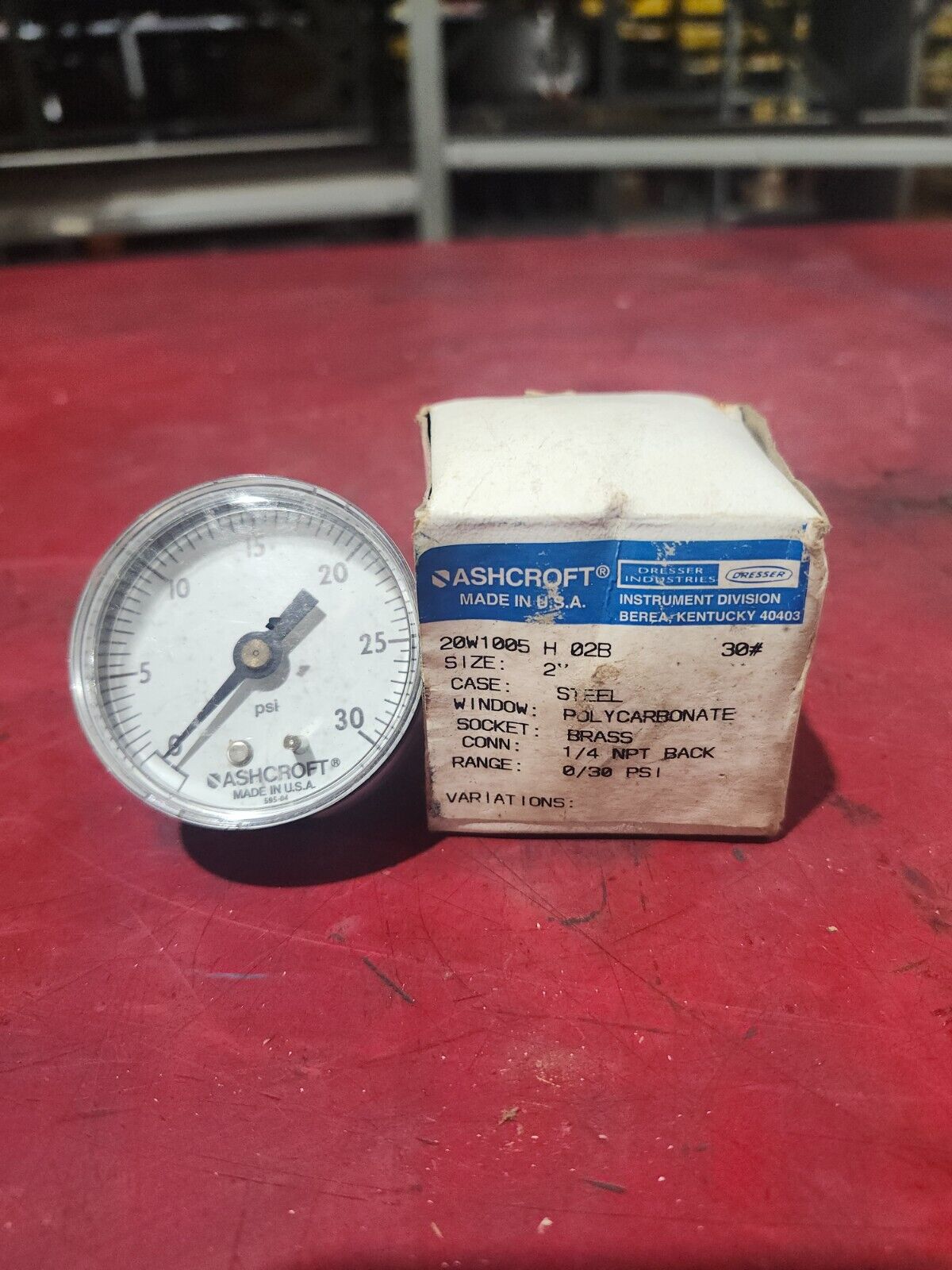 NEW IN BOX LOT OF 2 ASHCROFT Pressure Gauge 0-30PSI SIZE 2'' CONN 1/4'' 20W1005