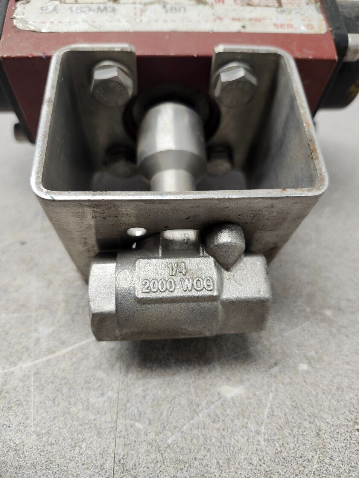 USED Contromatics Pneumatic Acuator PA-180-M3 W/1/4'' 2000WOG PSI VALVE