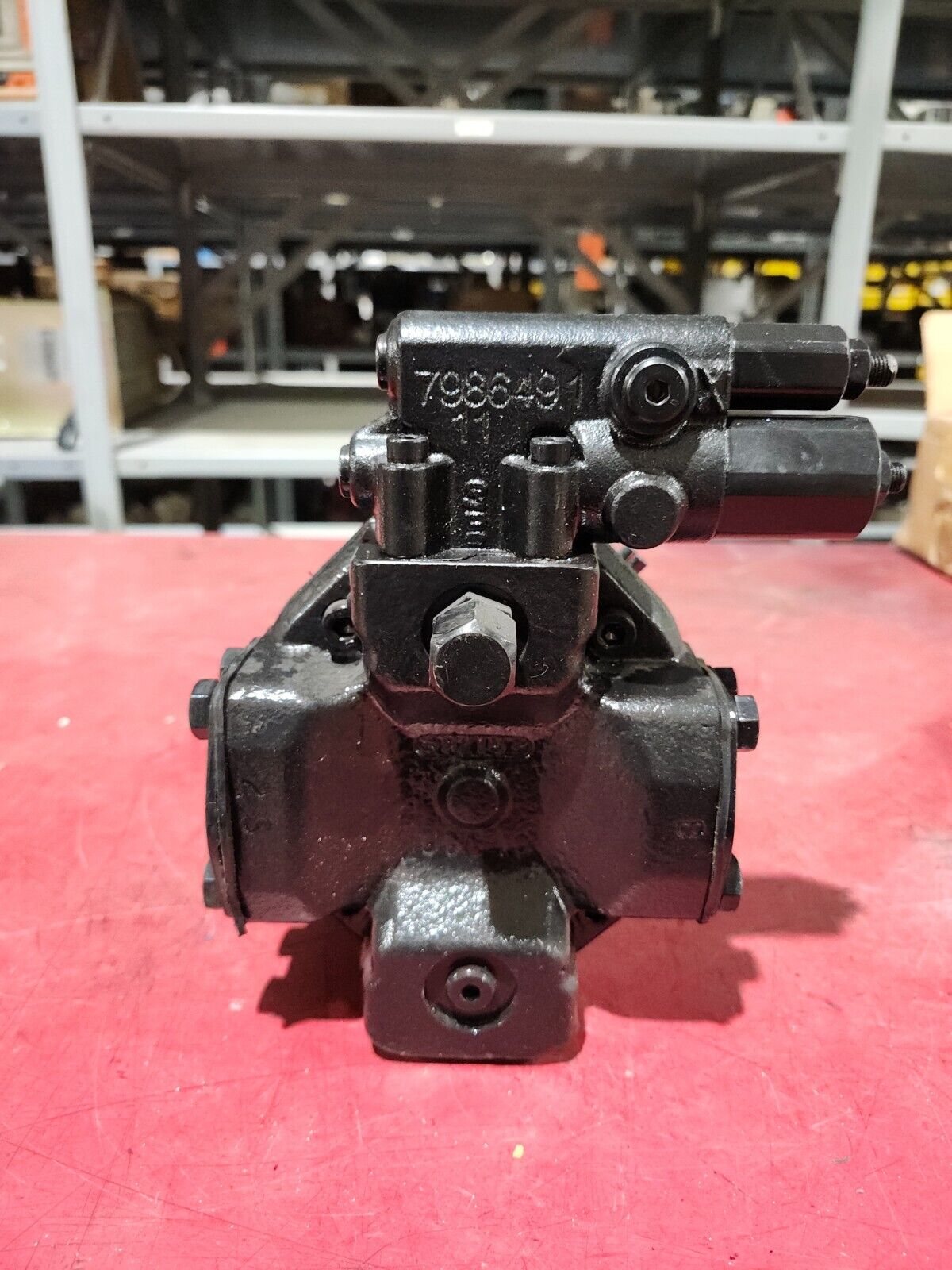 NEW NO BOX REXROTH Hydraulic Pump AA10VS018DFR/31R-VKC62N00