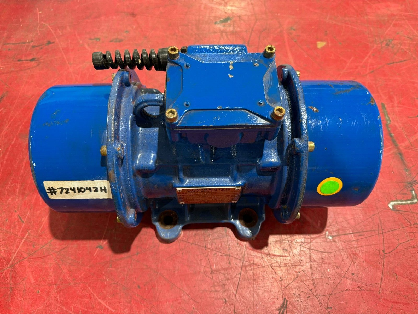 NEW VIBRATEK 1800RPM 230V. 3 PHASE VIBRATOR MOTOR VE3/18/900