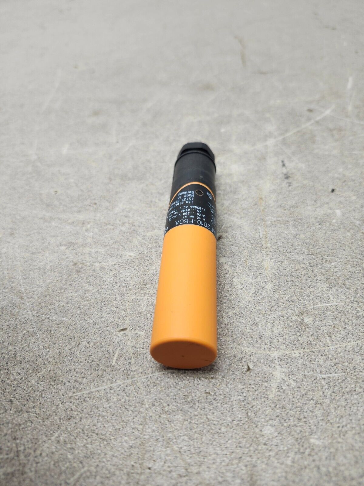 NEW IN BOX Efector Inductive Sensor IA0069